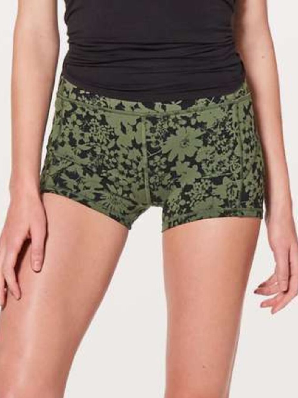 Lululemon In Movement Short *Everlux 2.5" Sz 8 Efflorescent Barracks Green Black